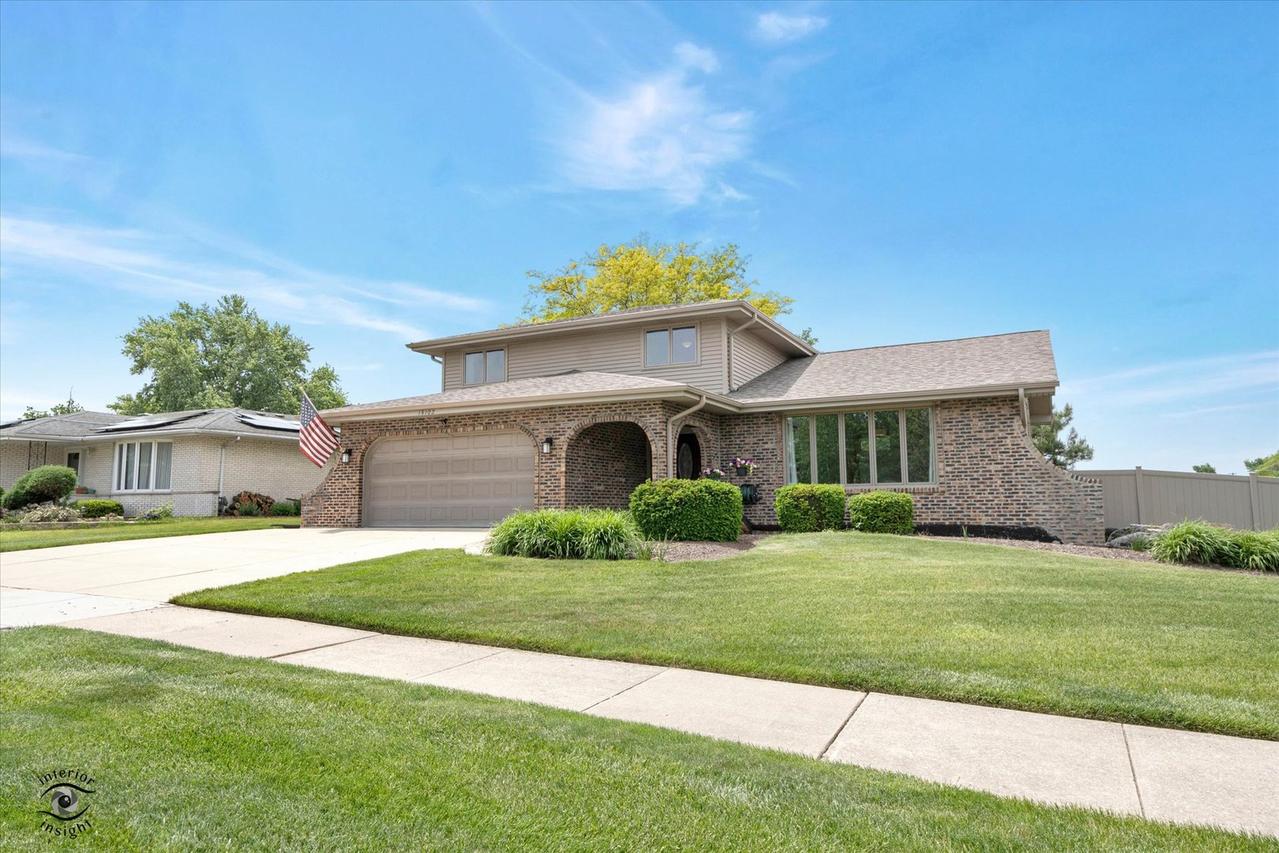 15102 Sunset Ridge Dr., Orland Park, IL 60462