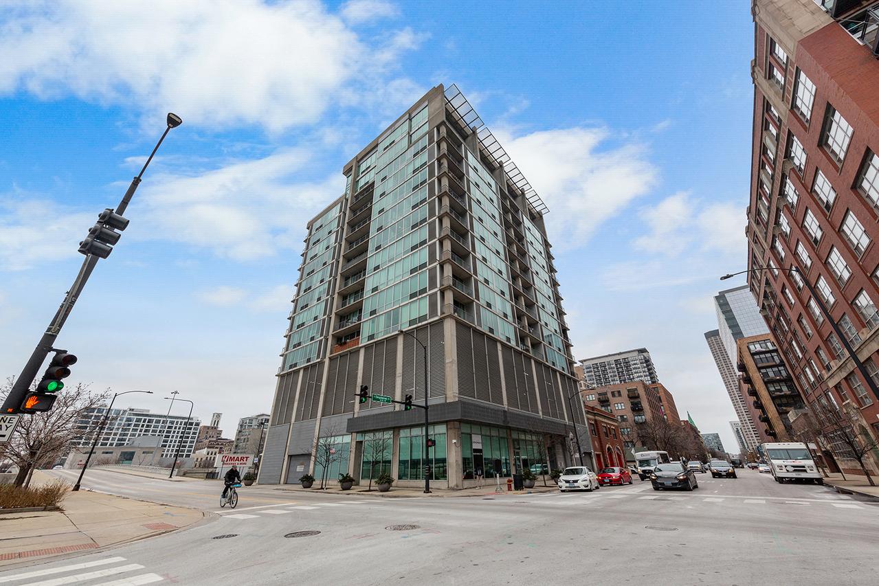 700 W Van Buren St. #709, Chicago, IL 60607