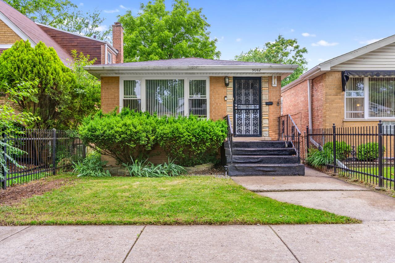 9042 S Ellis Ave., Chicago, IL 60619