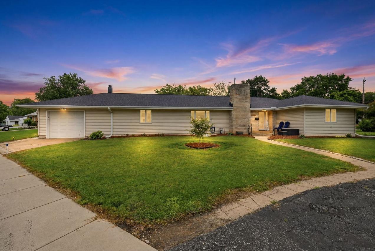 211 W Willow St., Fairbury, IL 61739