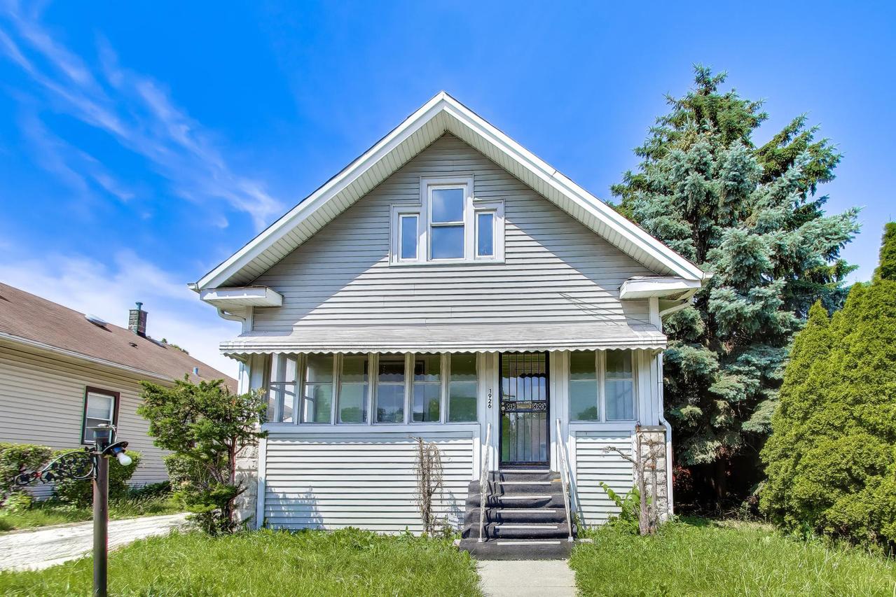 1926 S 9th Ave., Maywood, IL 60153