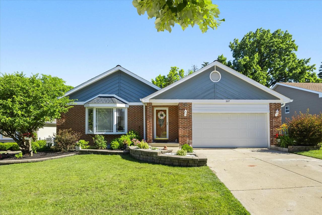 307 Terry Ln., Bloomingdale, IL 60108