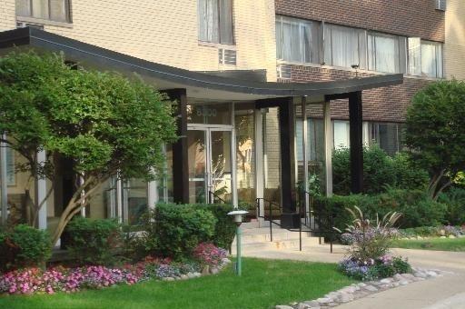 6300 N Sheridan Rd. #203, Chicago, IL 60660