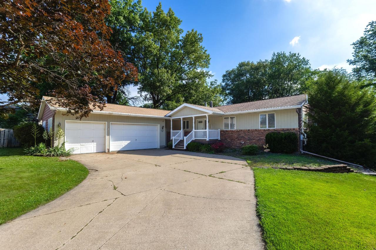529 48th Ave., East Moline, IL 61244