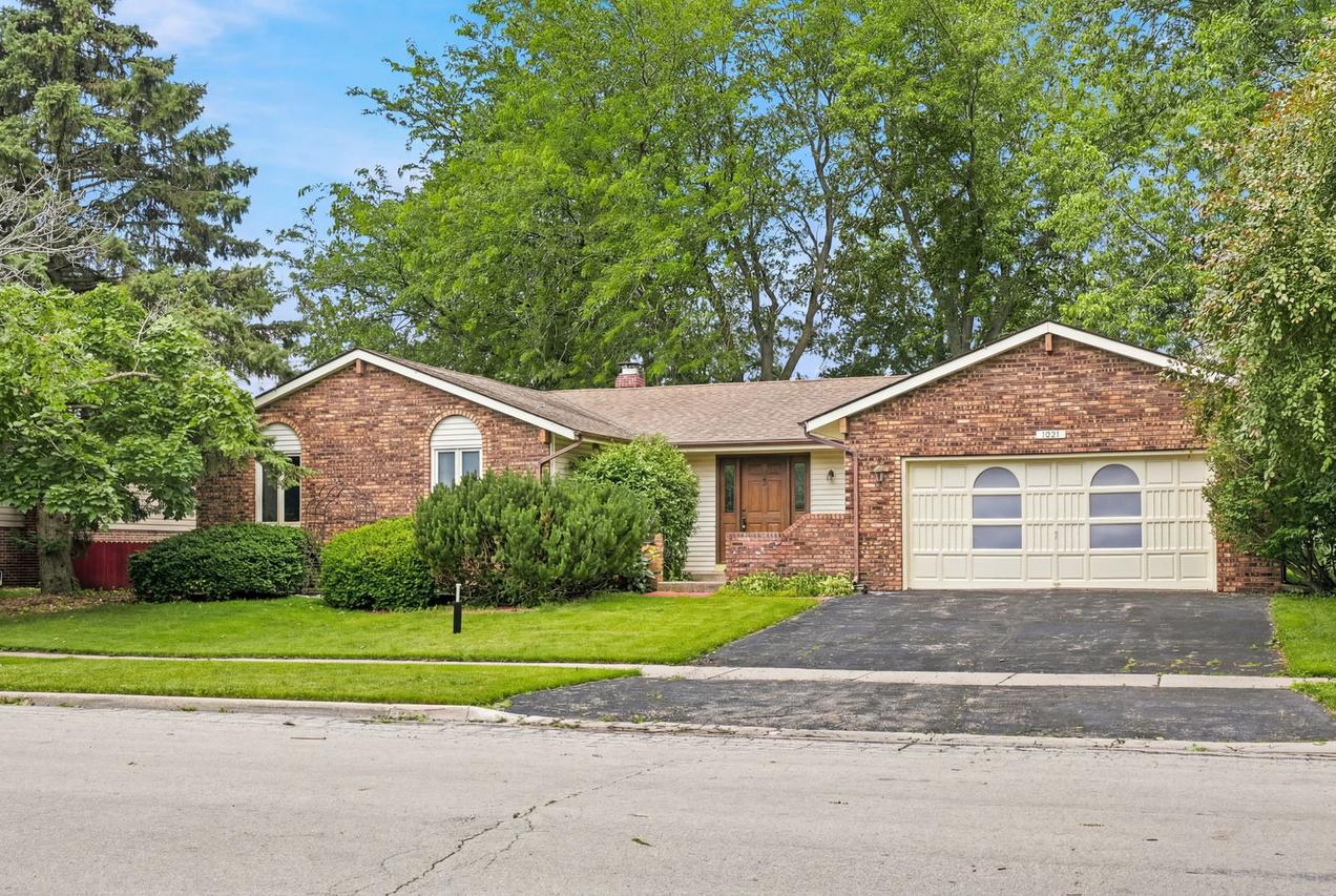 1621 Sleepy Hollow Ln., Dekalb, IL 60115
