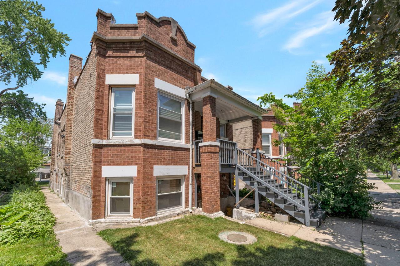 1414 S 58th Ave., Cicero, IL 60804