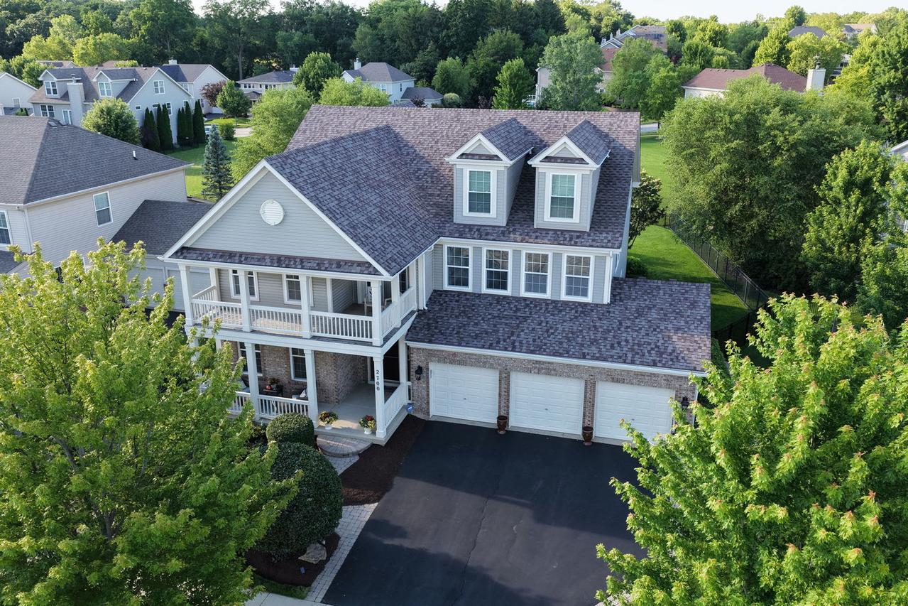 2700 Oak Dr., West Dundee, IL 60118