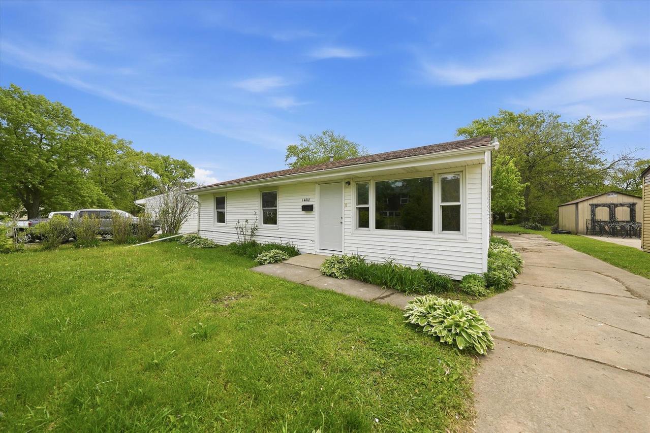 14018 S Finley Ave., Robbins, IL 60472