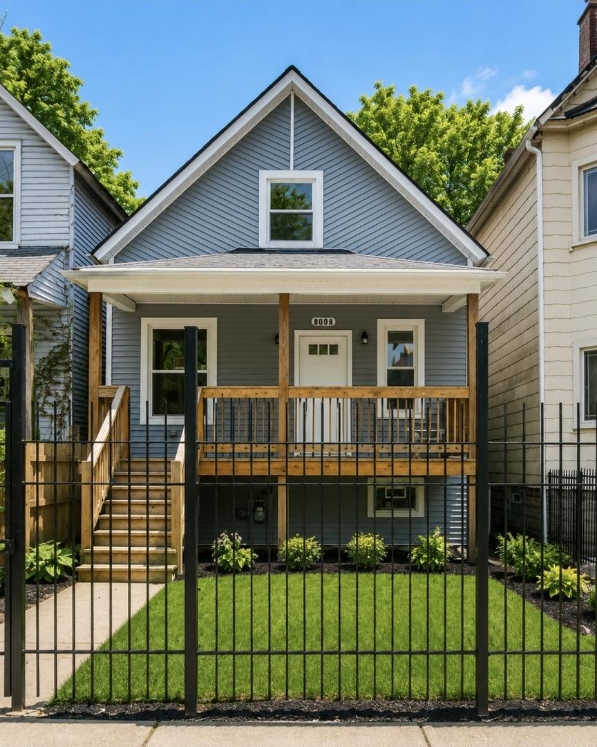 8008 S Muskegon Ave., Chicago, IL 60617