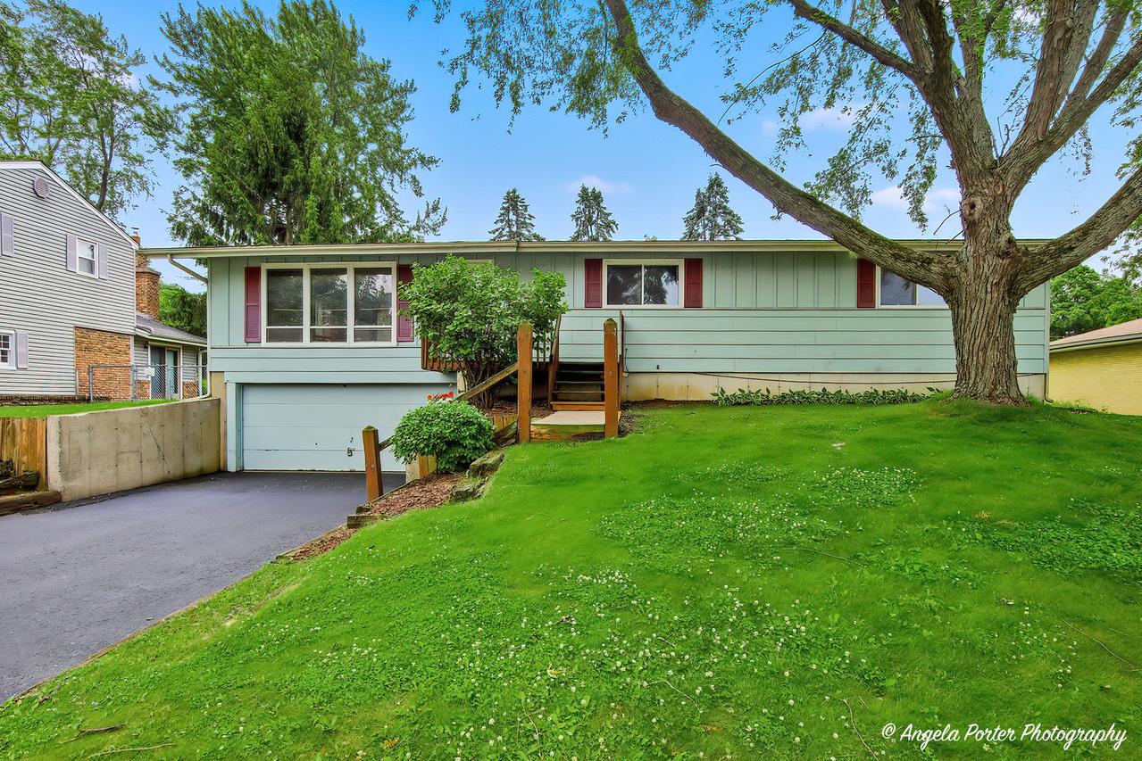 3013 Highland Dr., Cary, IL 60013