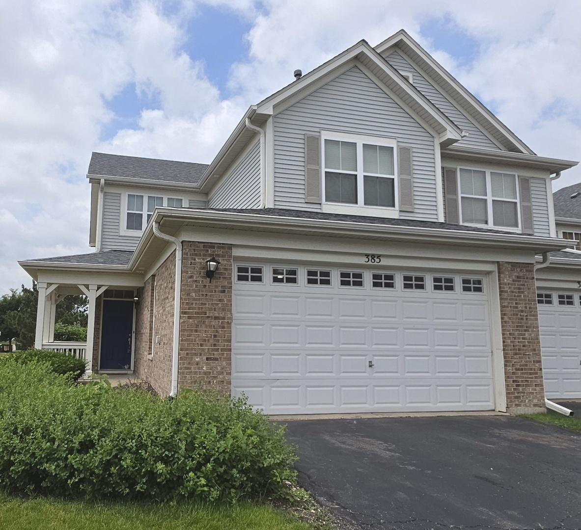385 Bluegrass Pkwy., Oswego, IL 60543