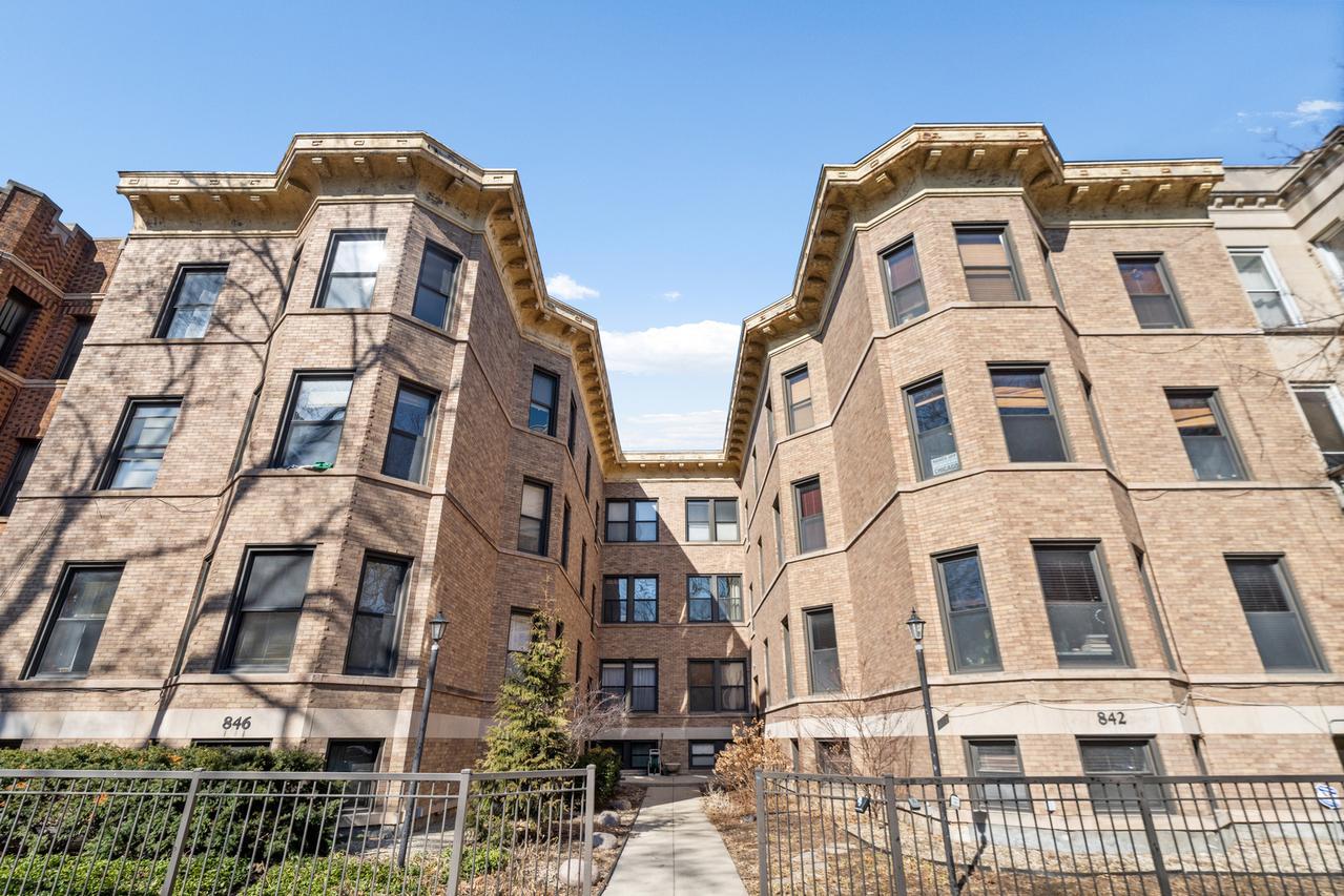 846 W Newport Ave. #1N, Chicago, IL 60657