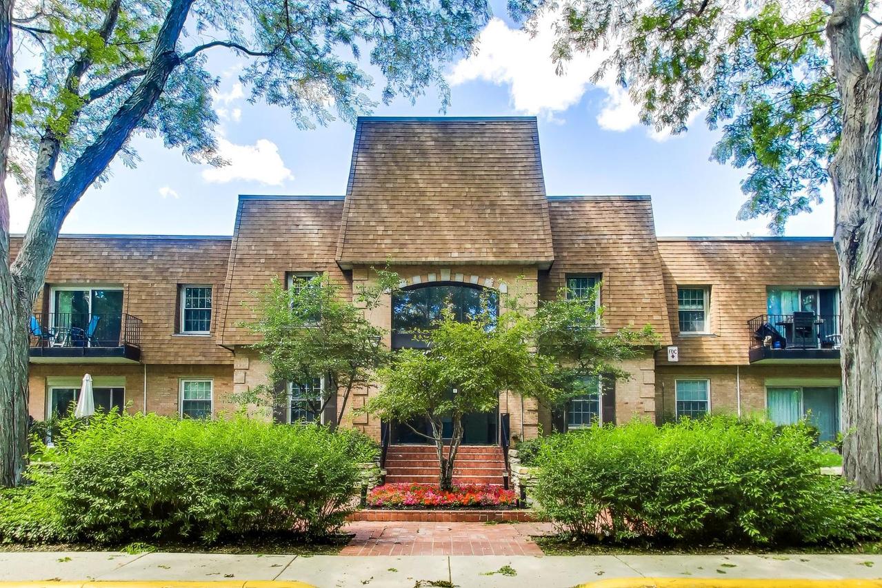 [Address Hidden by Seller], Highland Park, IL 60035