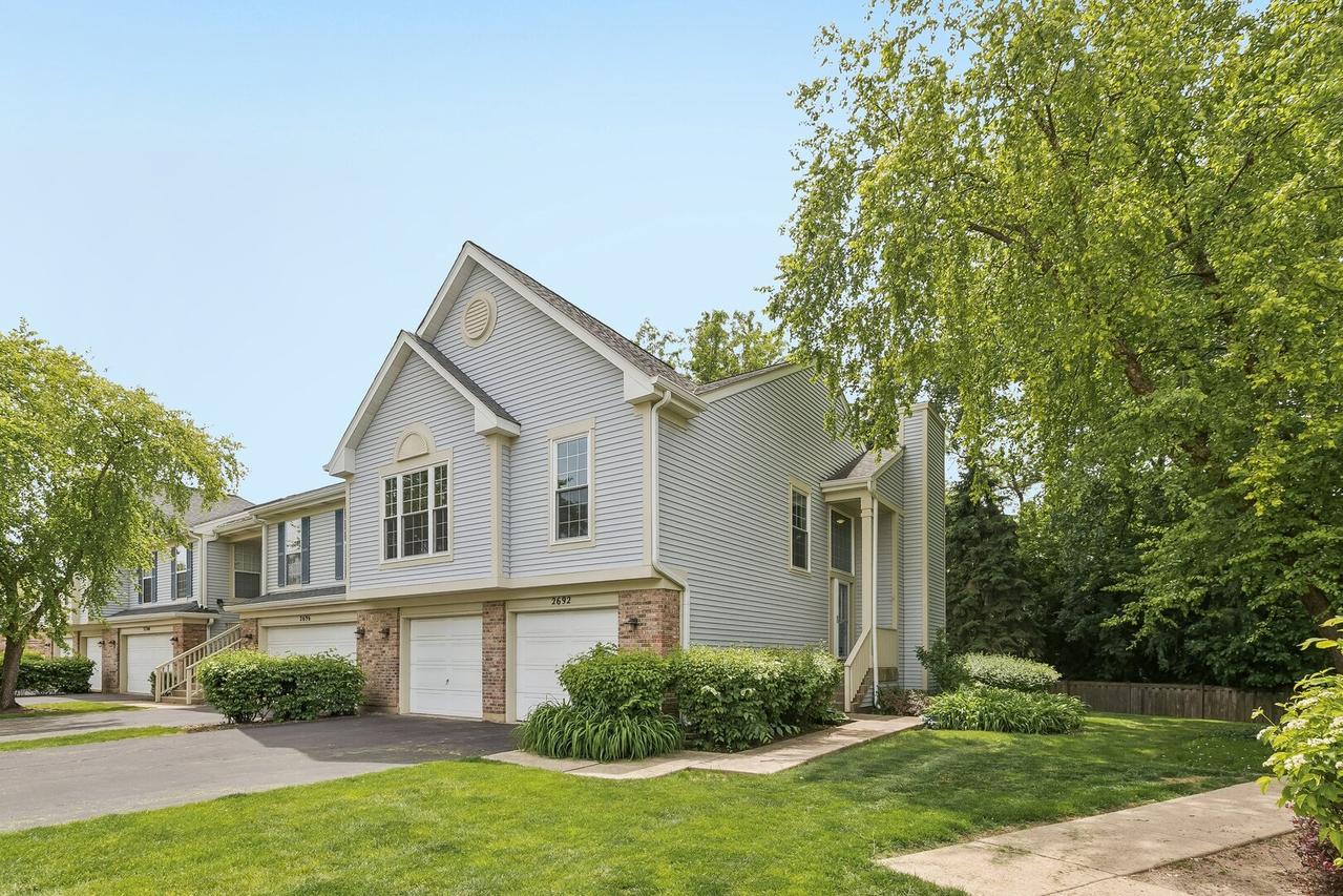 2692 S Embers Ln., Arlington Heights, IL 60005