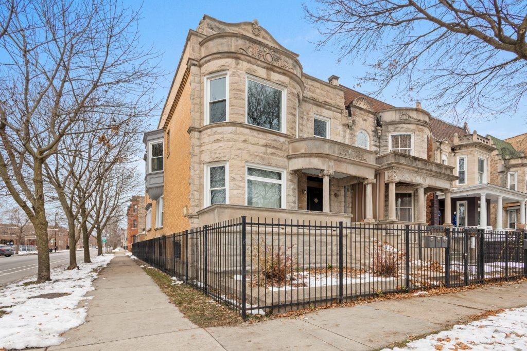 6556 S Woodlawn Ave., Chicago, IL 60637