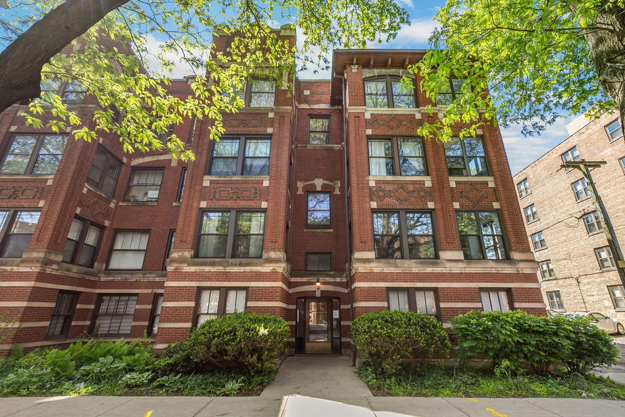 1221 E Hyde Park Blvd. #1, Chicago, IL 60615