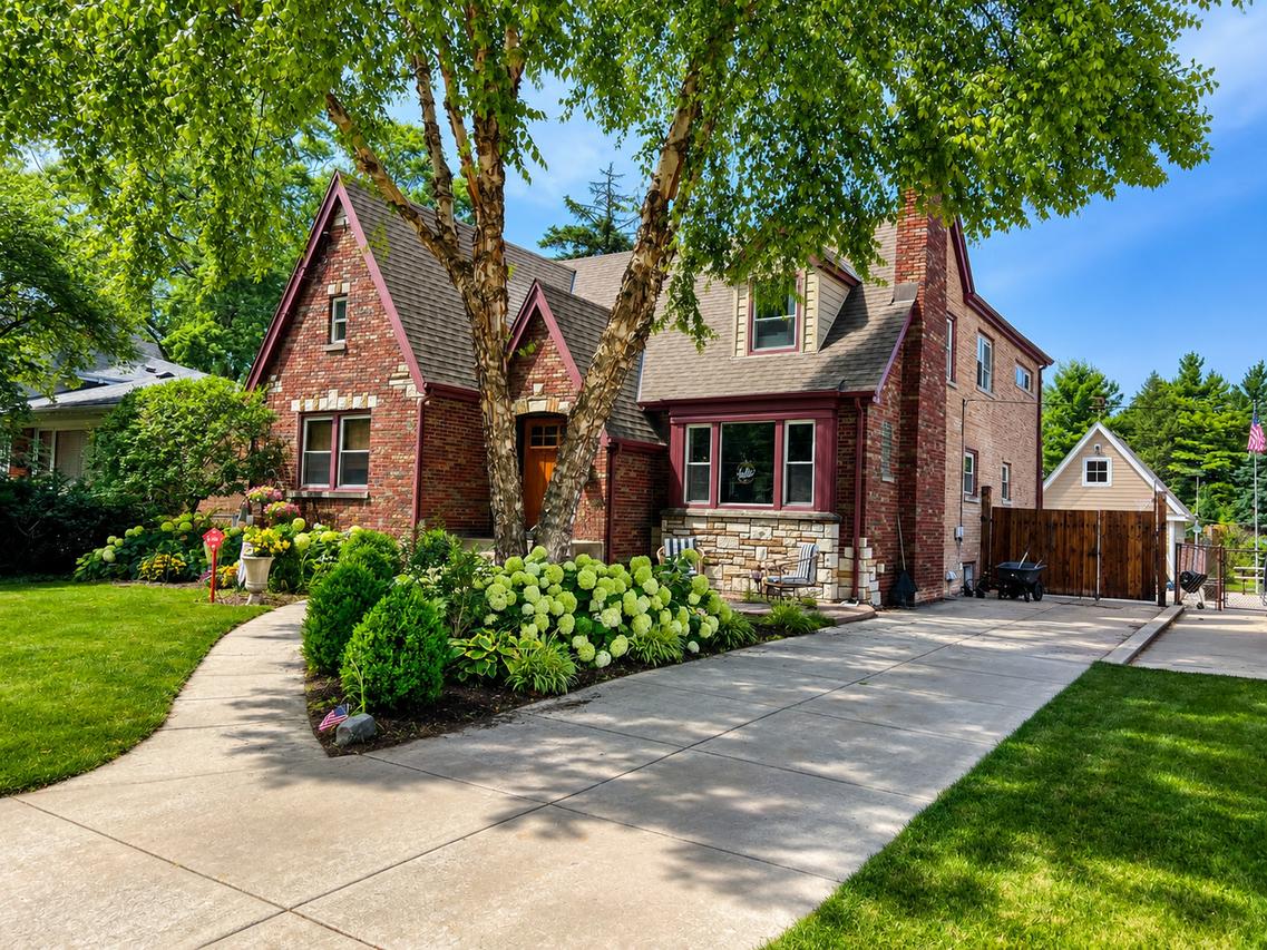 3218 W 97th St., Evergreen Park, IL 60805