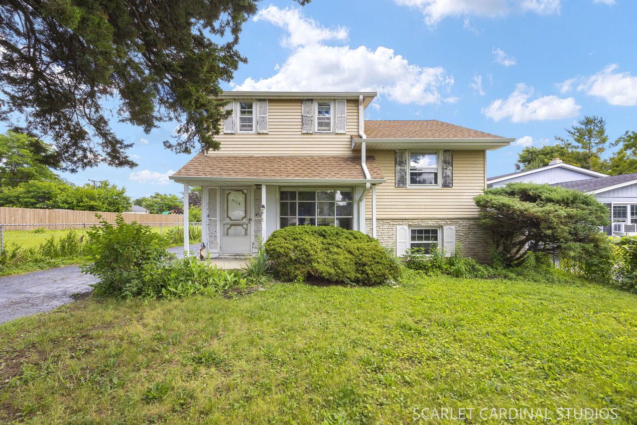 4115 N Washington St., Westmont, IL 60559