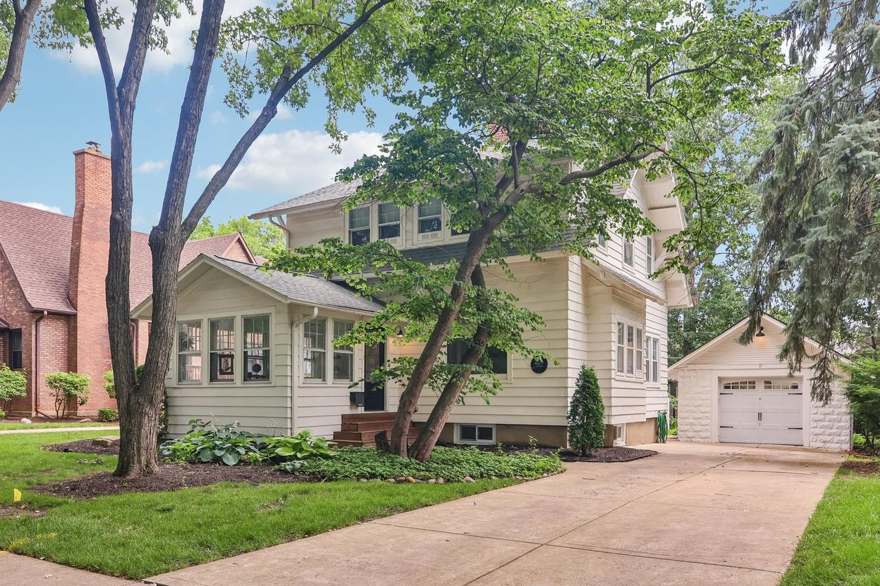 4917 Highland Ave., Downers Grove, IL 60515