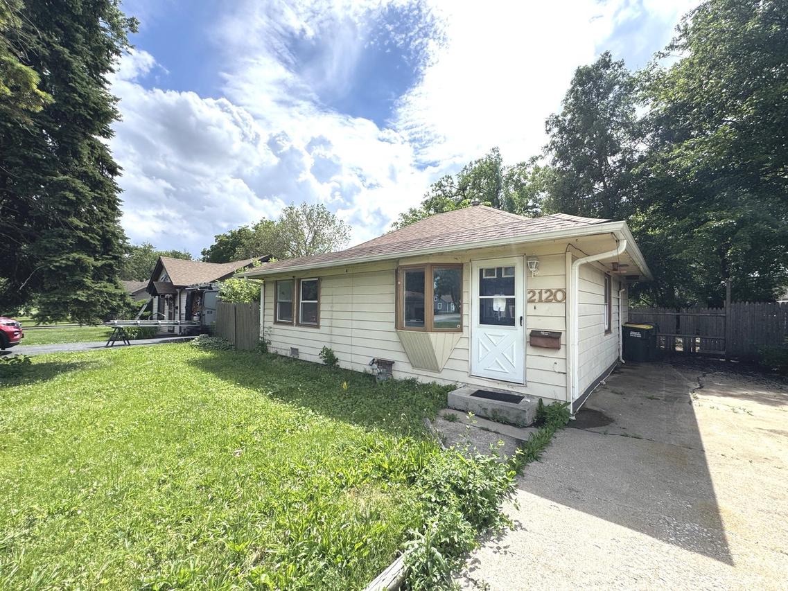 2120 Emerson Ave., Melrose Park, IL 60164