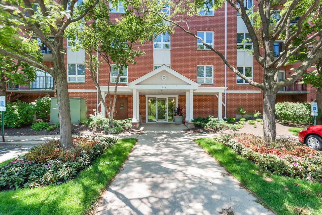 110 N Milwaukee Ave. #303, Wheeling, IL 60090