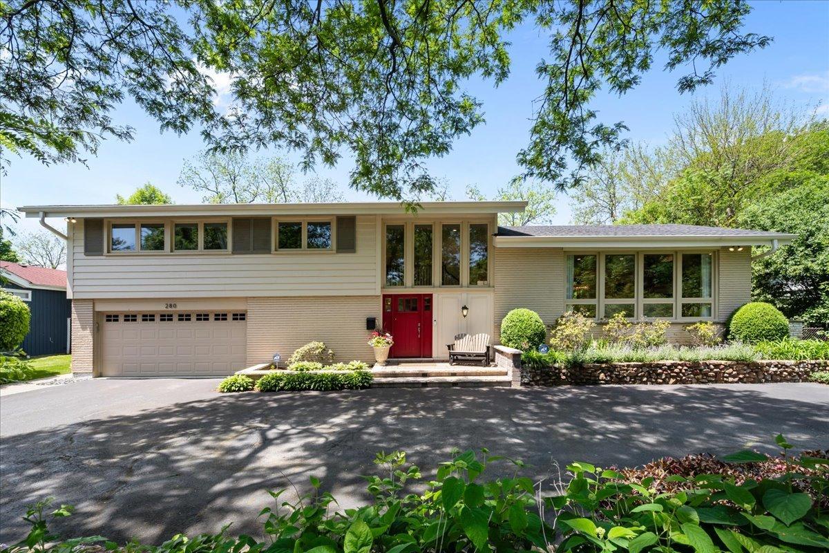 280 Aspen Ln., Highland Park, IL 60035