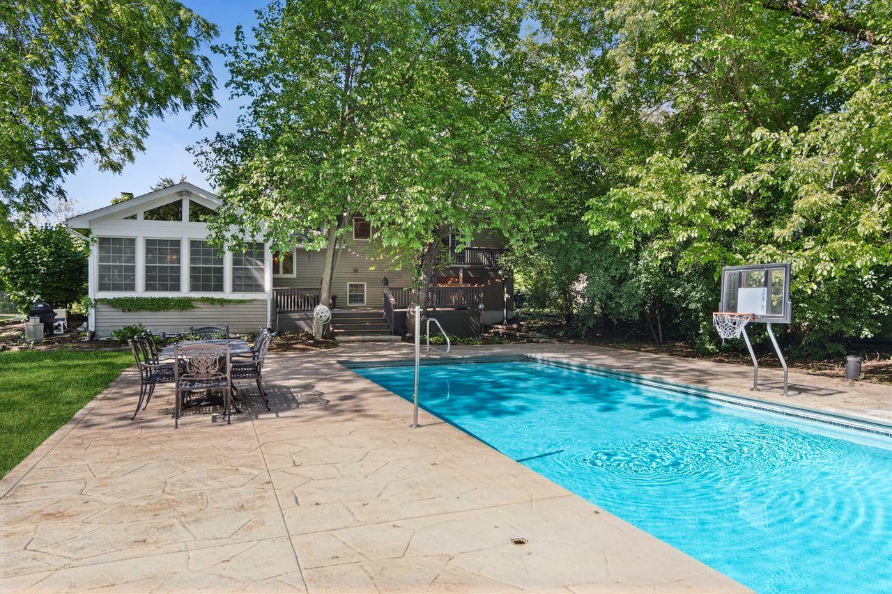 1336 Foxglove Dr., Batavia, IL 60510