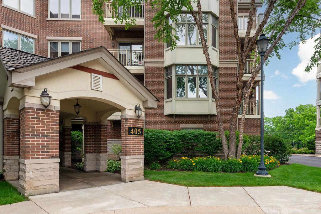 405 Village Green Ct. #304, Lincolnshire, IL 60069