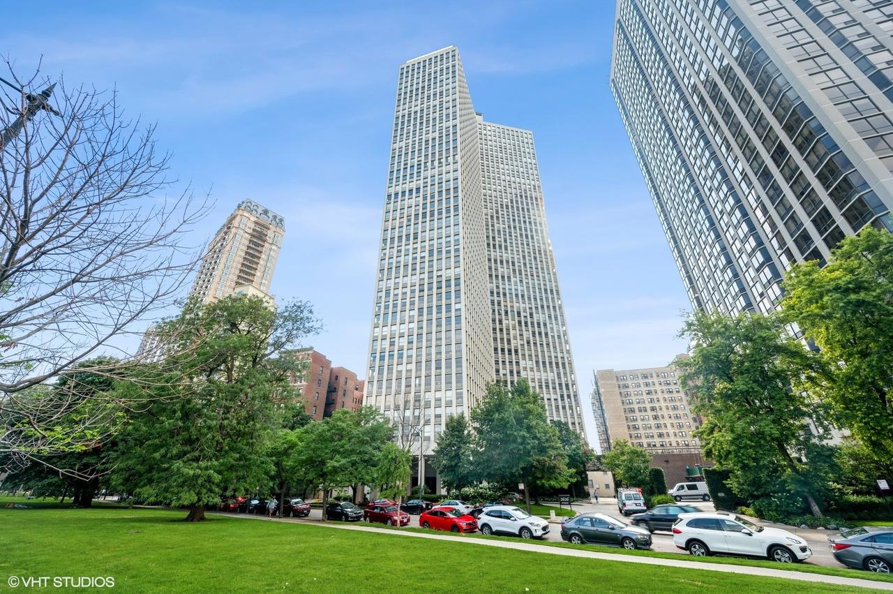 2626 N Lakeview Ave. #2506, Chicago, IL 60614