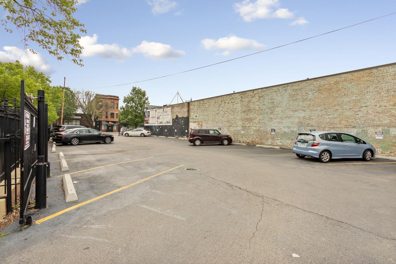 3273 W Fullerton Ave. #NA, Chicago, IL 60647