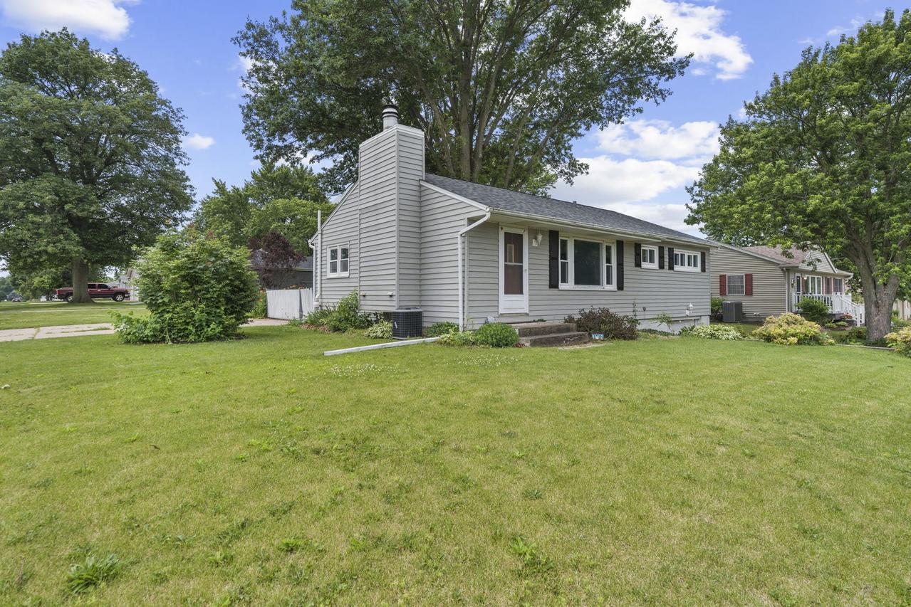 708 14th Ave., Orion, IL 61273