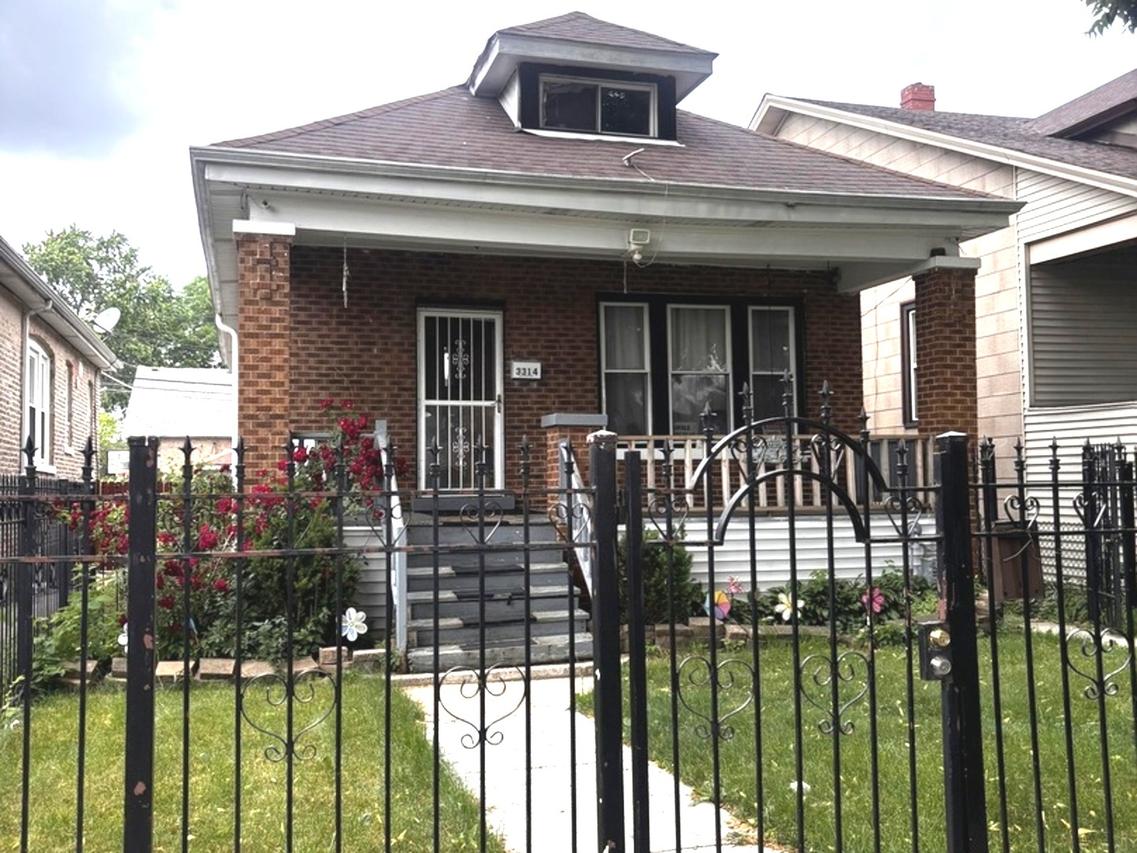 3314 W 66th St., Chicago, IL 60629