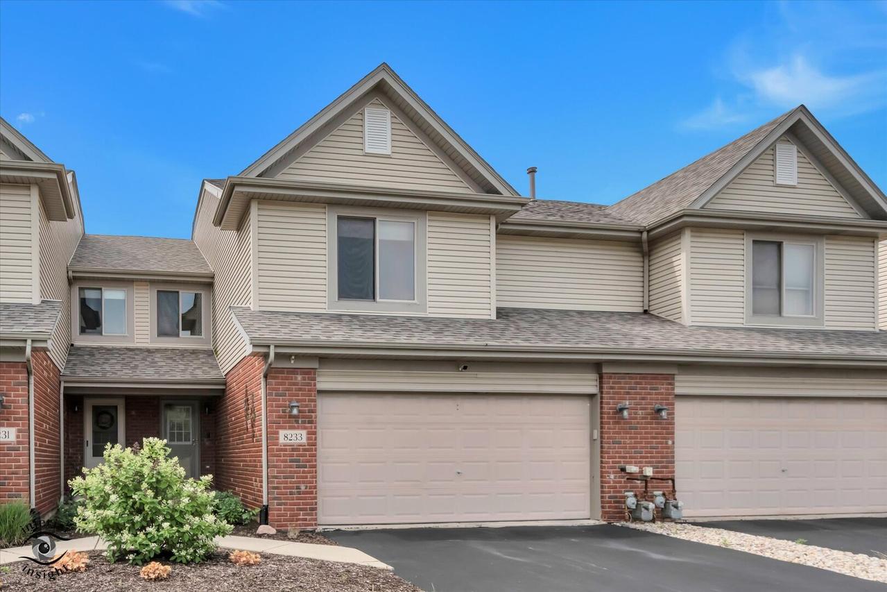 8233 Pecan Pl., Frankfort, IL 60423