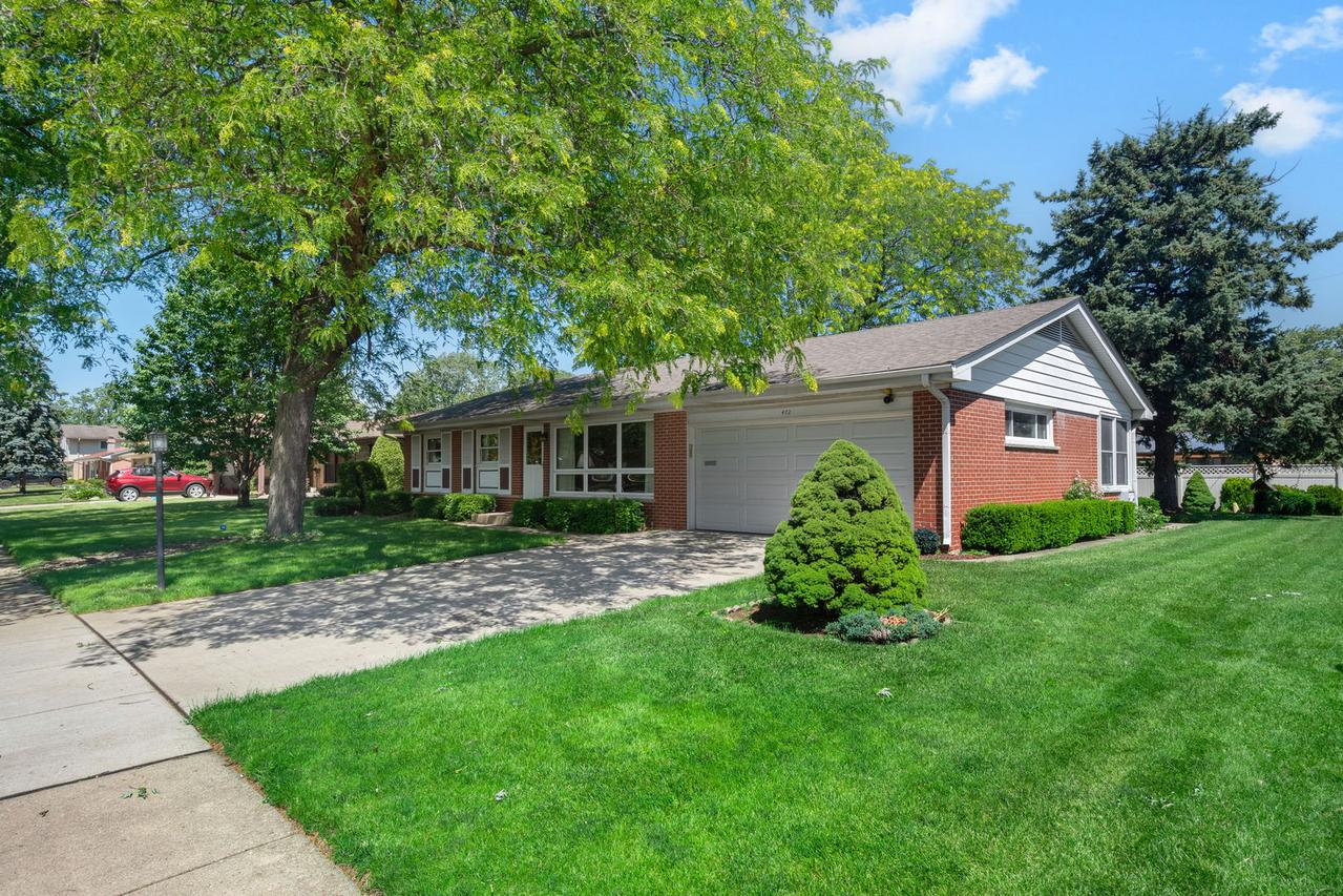 472 W Walnut Ave., Des Plaines, IL 60016