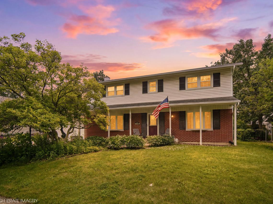 3321 Woodridge Dr., Woodridge, IL 60517