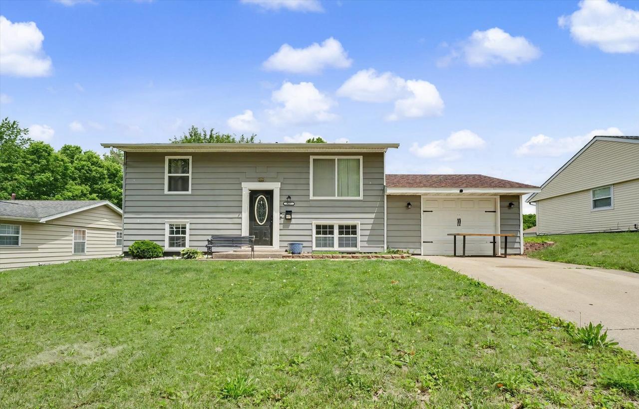 927 Timberline Dr., Danville, IL 61832