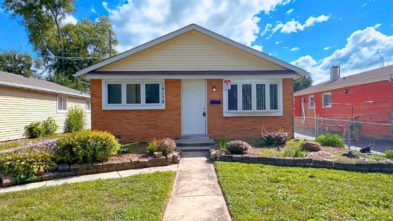 14039 S Claire Blvd., Robbins, IL 60472