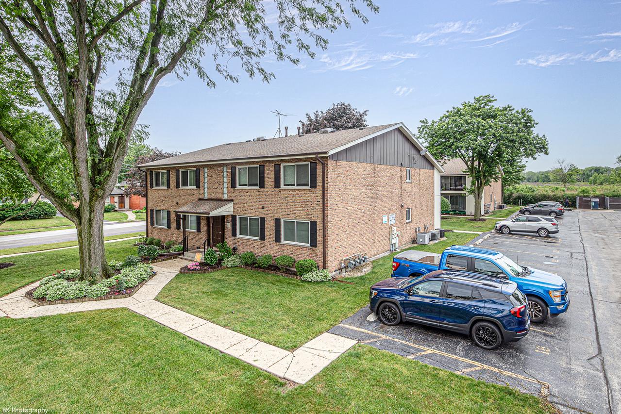 17724 71st Ct. #23, Tinley Park, IL 60477