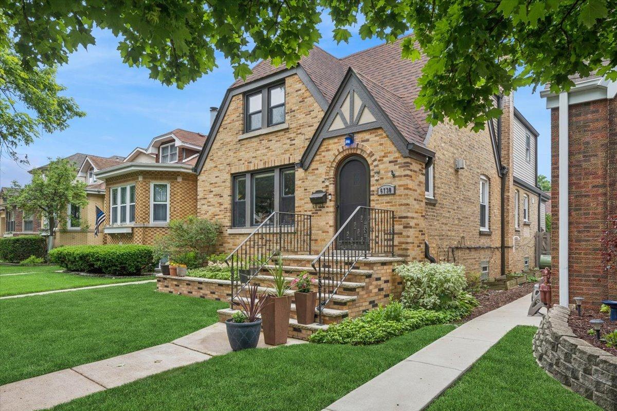 6730 N Octavia Ave., Chicago, IL 60631