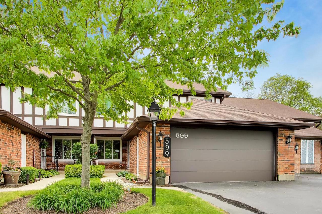599 Saint Andrews Ct., Crystal Lake, IL 60014
