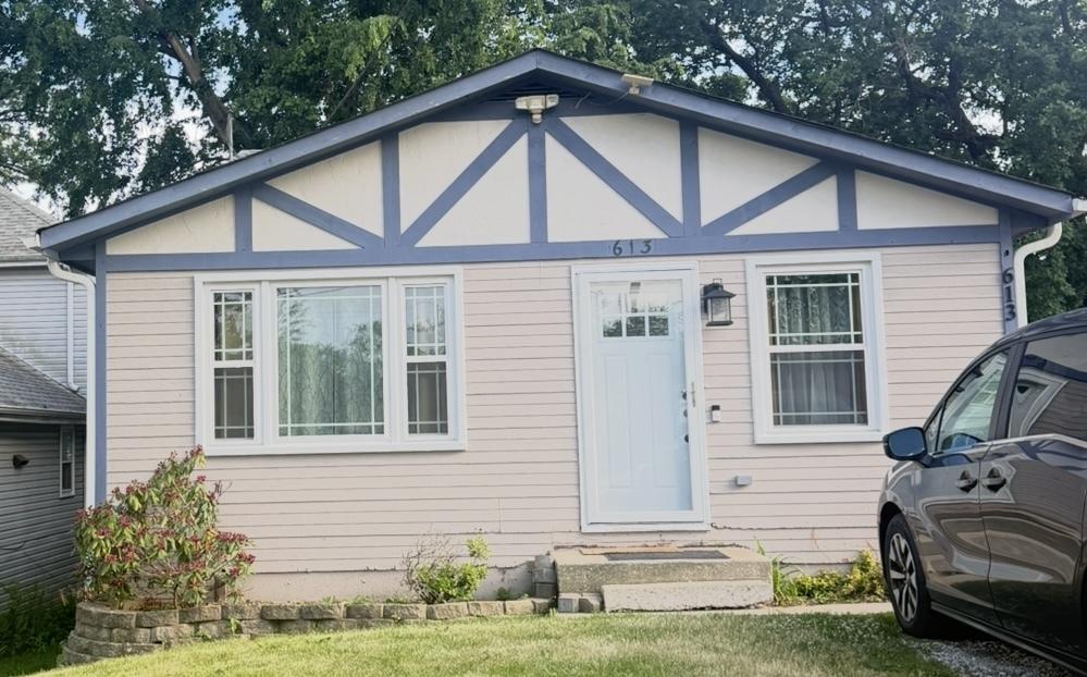 613 Oakwood Dr., Round Lake Beach, IL 60073