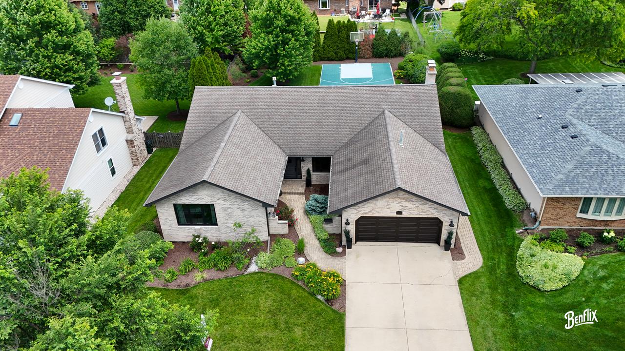 2051 N Ridge Ave., Arlington Heights, IL 60004