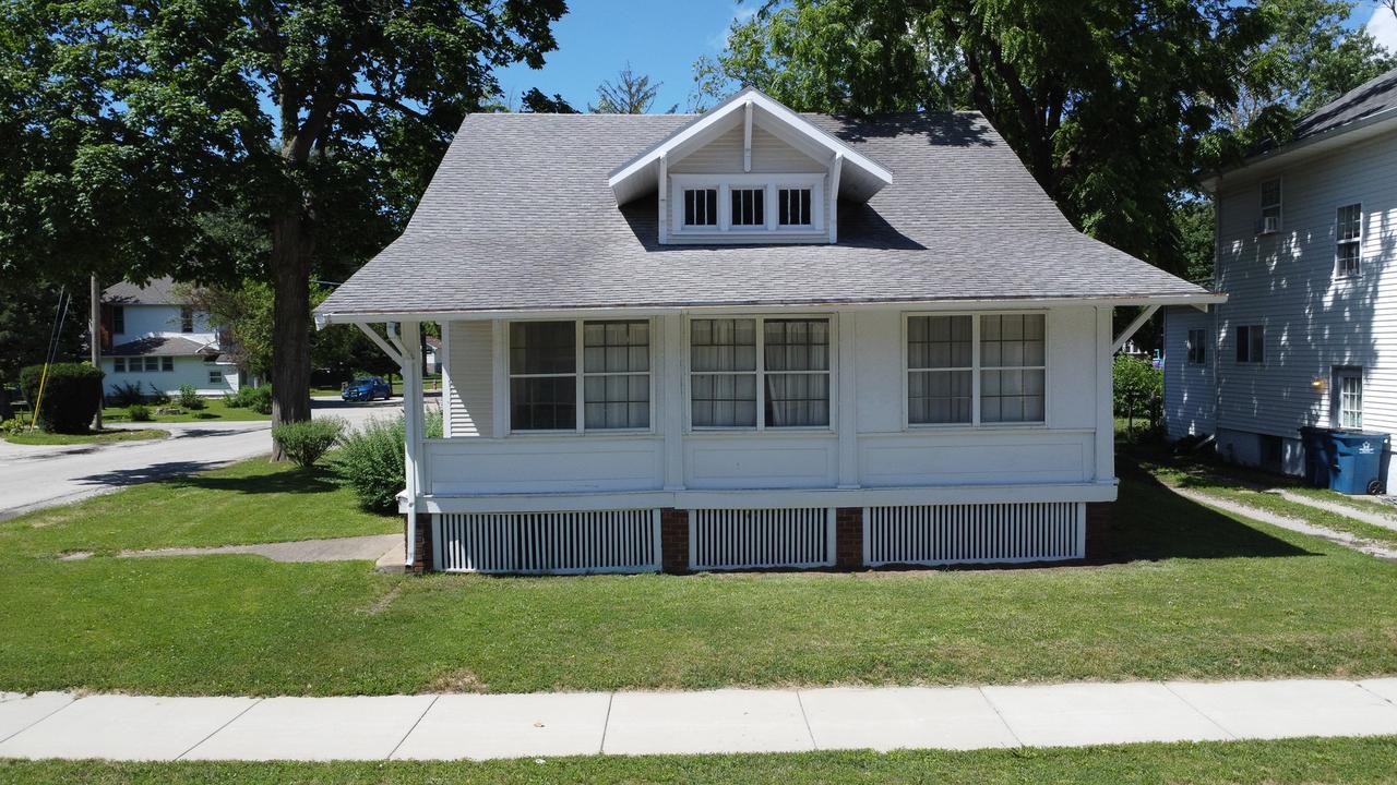 500 E Walnut St., Watseka, IL 60970