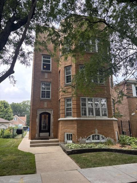 10916 S Artesian Ave., Chicago, IL 60655
