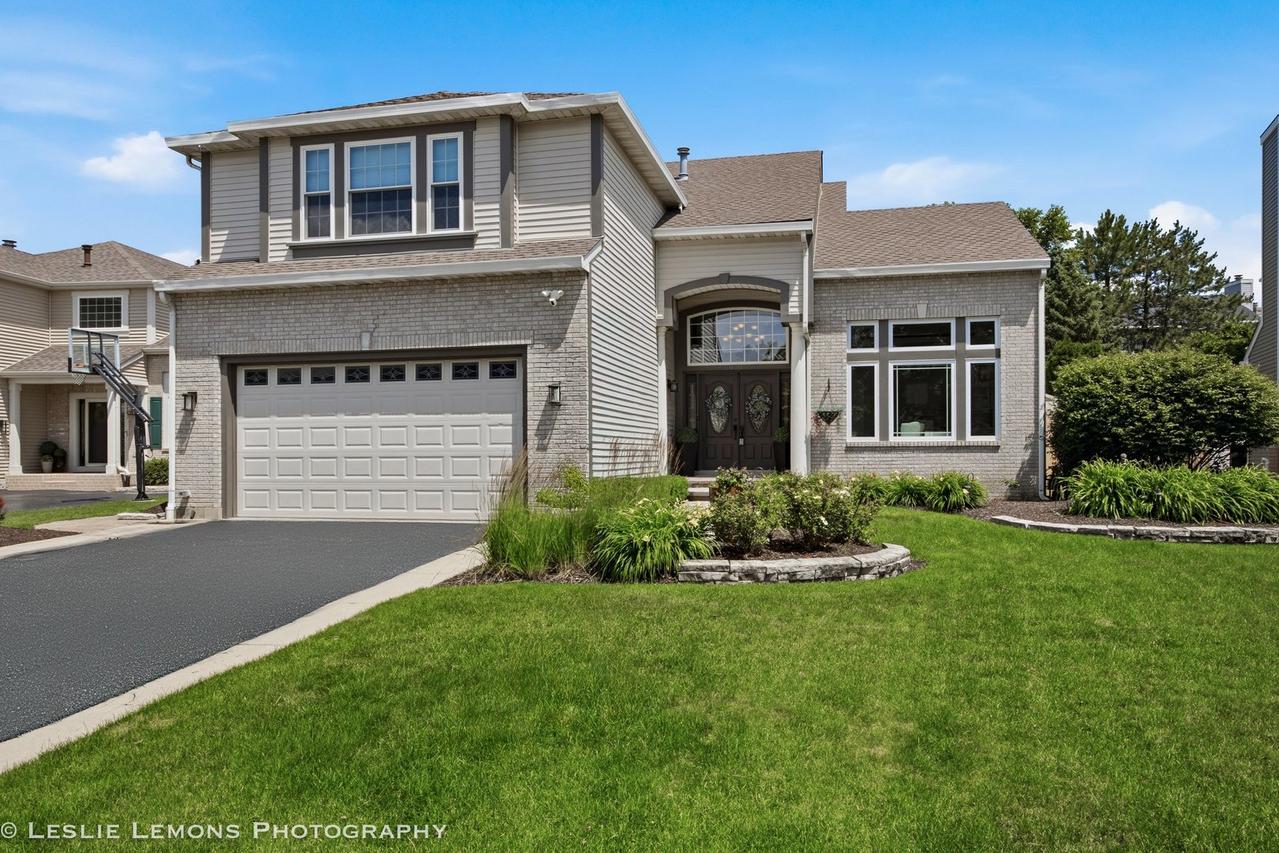 9011 Coppergate Rd., Woodridge, IL 60517
