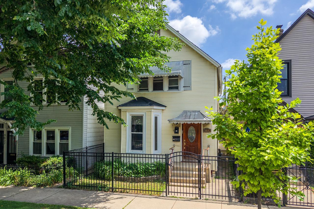 3035 N Spaulding Ave., Chicago, IL 60618