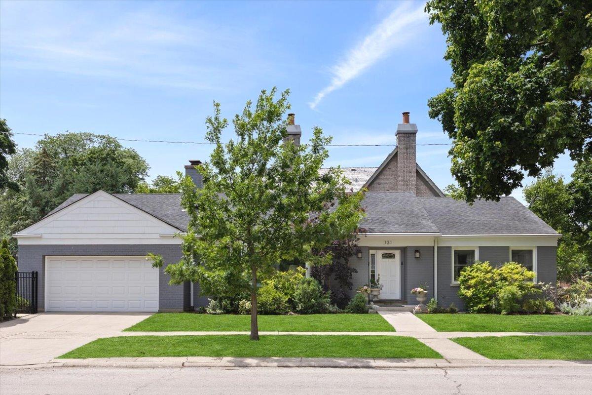 131 Joyce Pl., Park Ridge, IL 60068