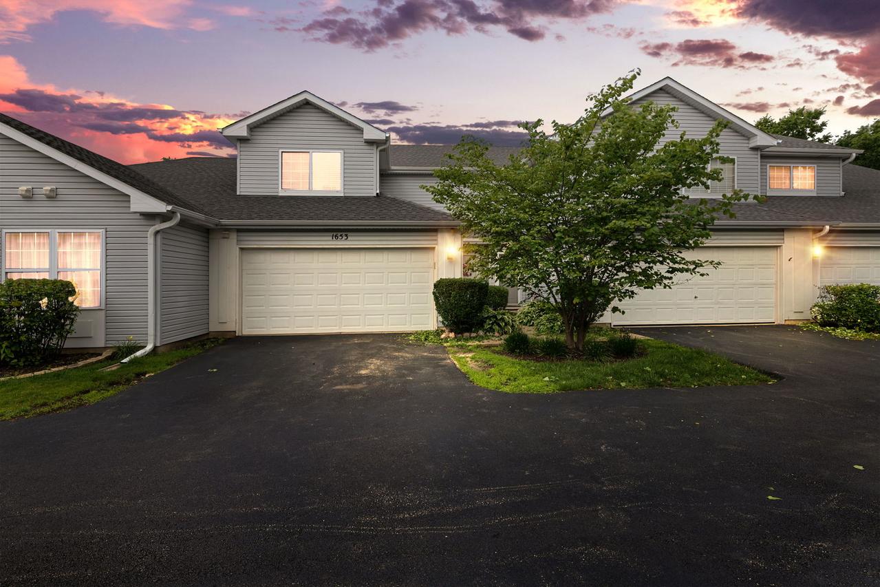 1653 Waterford Rd., North Aurora, IL 60542
