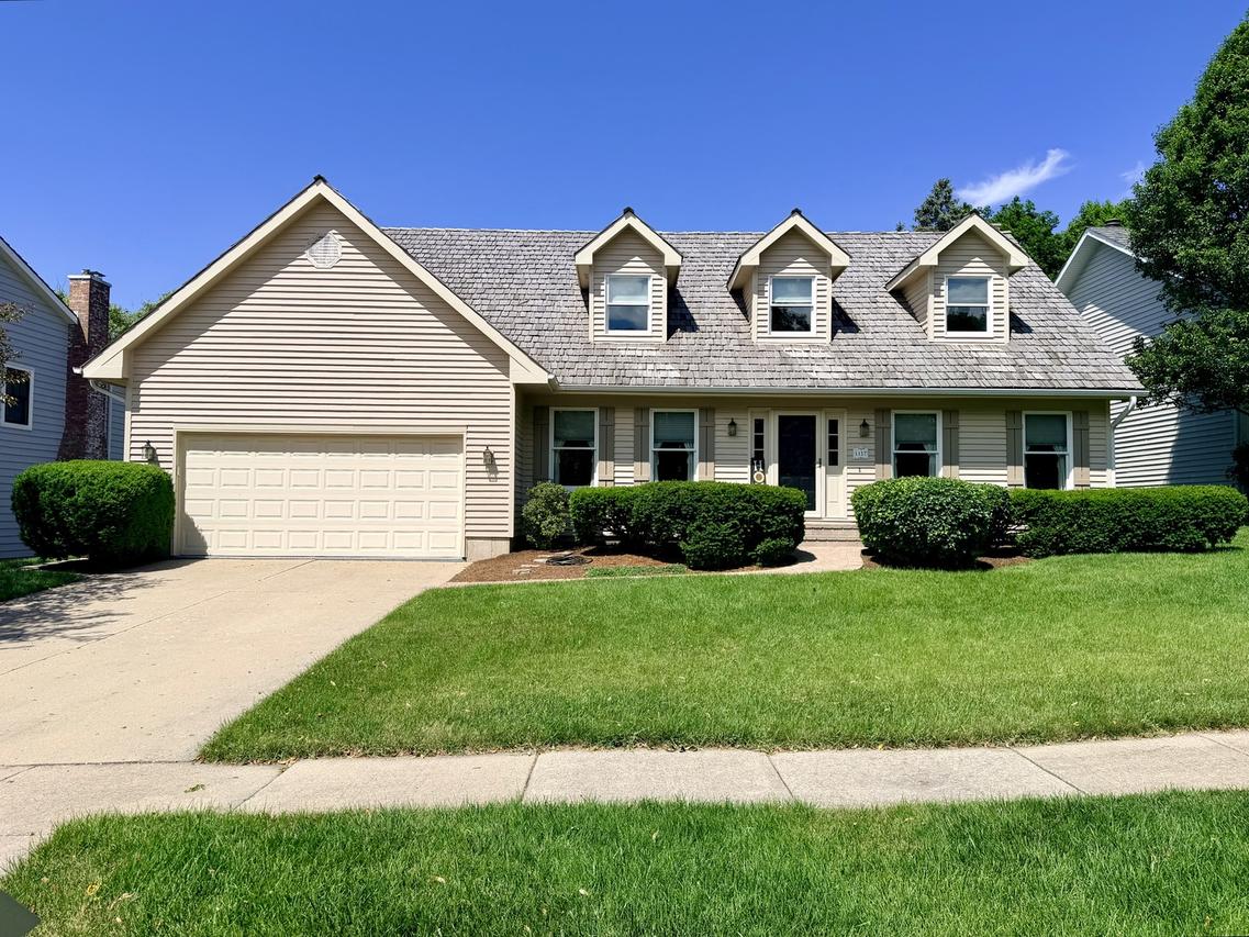 1137 Loyola Dr., Libertyville, IL 60048