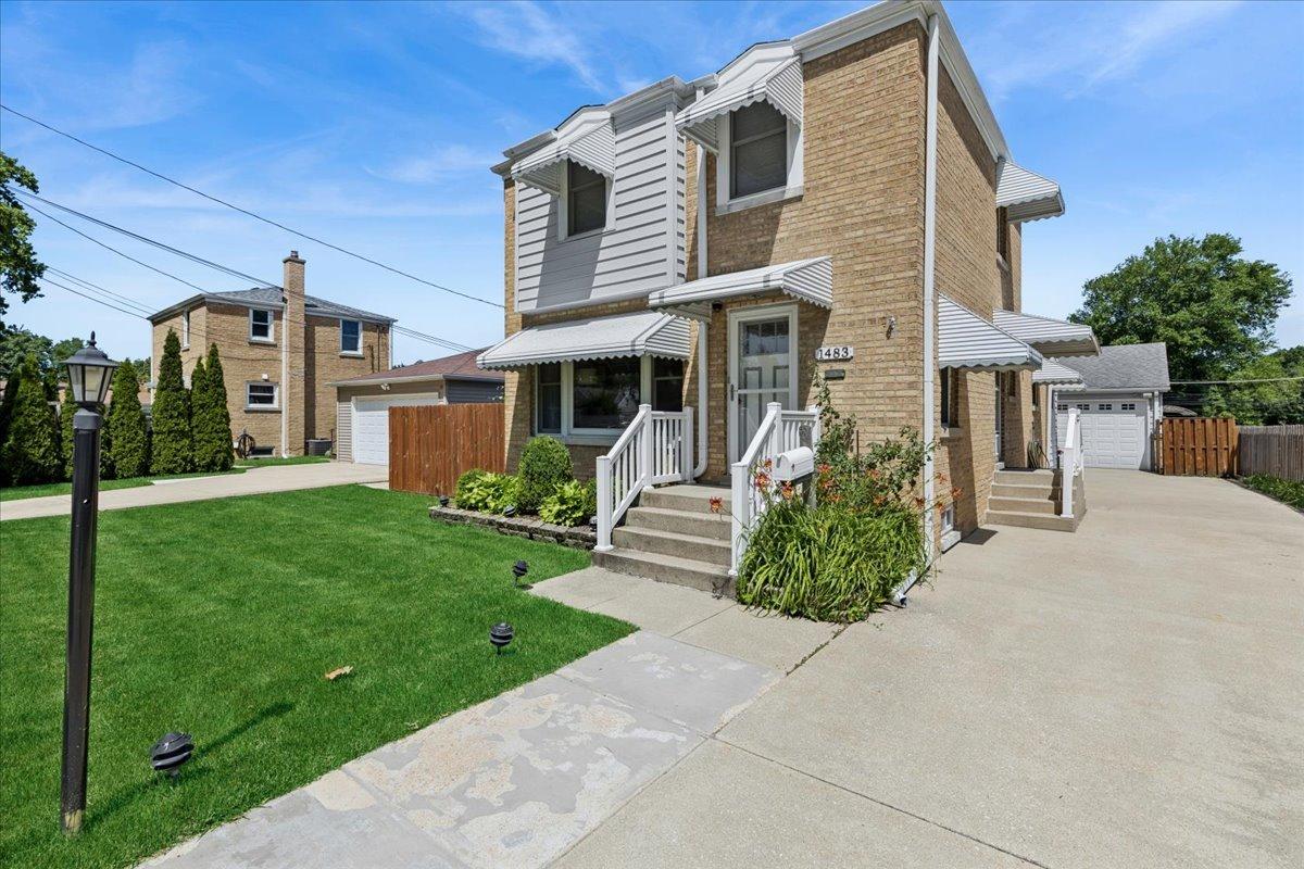 1483 Orchard St., Des Plaines, IL 60018